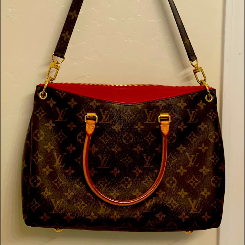 Gorgeous LV Pallas mm in with dust bag.